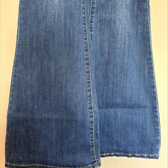 Shein flare or bell bottom jean, EUC, sz 30/32/classic indigo, wide legged - Picture 7 of 16
